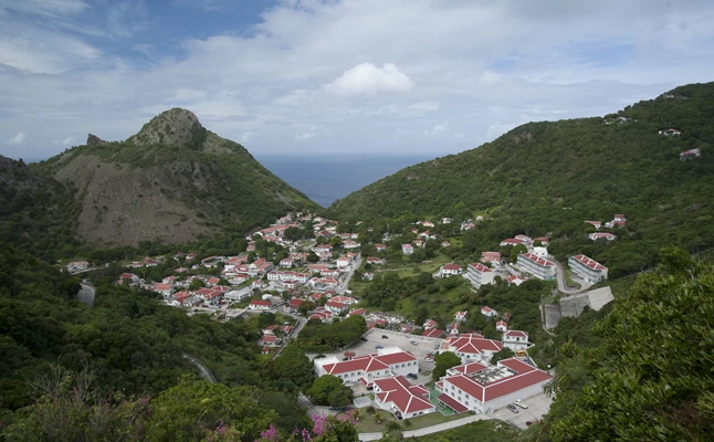 Saba - Dive the Unspoilt Queen - DK33703