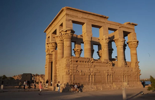 Bli med oss på en uforglemmelig reise til Egypt, landet som har fascinert mennesker i tusenvis av...